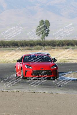 media/Sep-15-2024-Speed Ventures (Sun) [[7a54f7ed2f]]/86 Group/Session 1 (Outside Grapevine)/